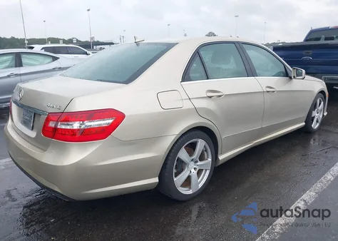 2010 Mercedes-Benz E 350 4Matic z USA, uszkodzony, nr VIN WDDHF8HB9AA131600